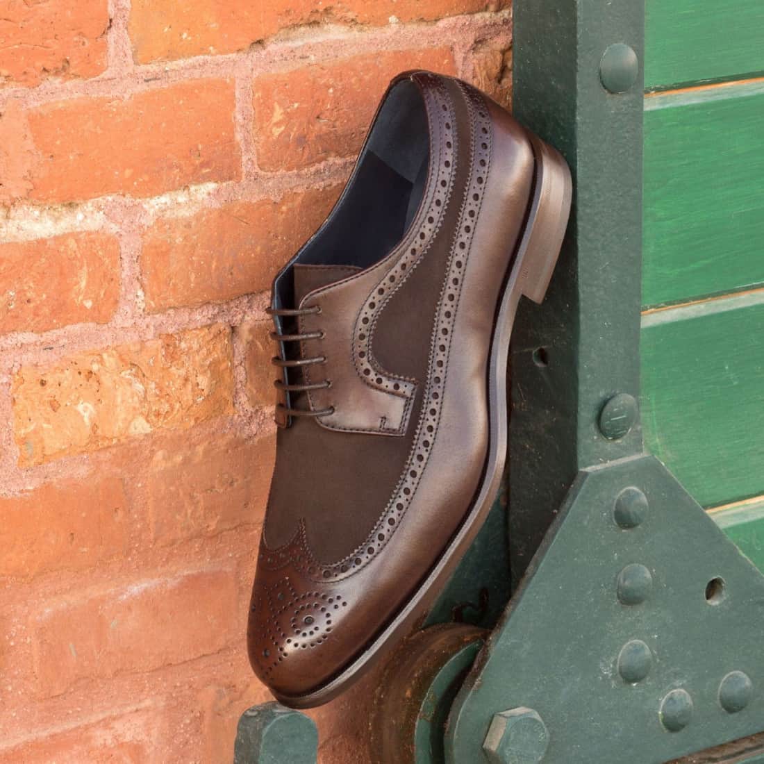 Derbie Brogue fleuri en cuir et daim marron foncé – vue 4