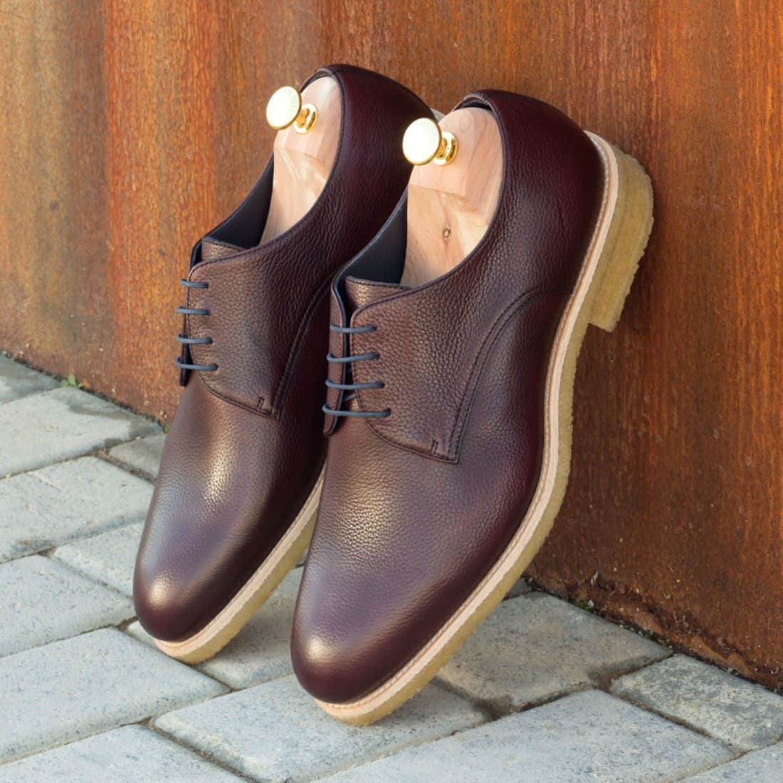 Derbie Blucher en cuir grainé bordeaux - Semelles Crêpe – vue 4