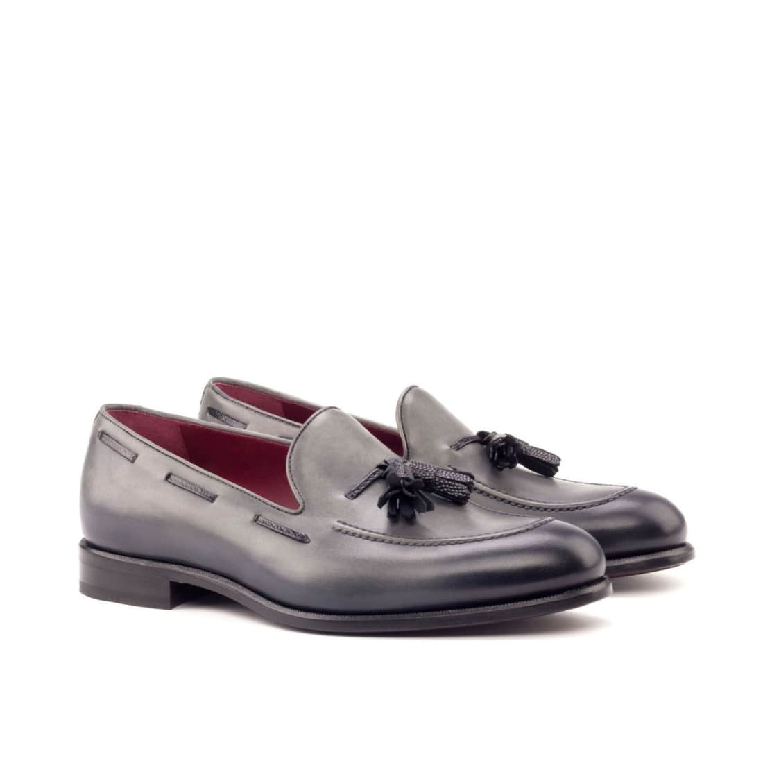 Mocassin à glands en cuir gris