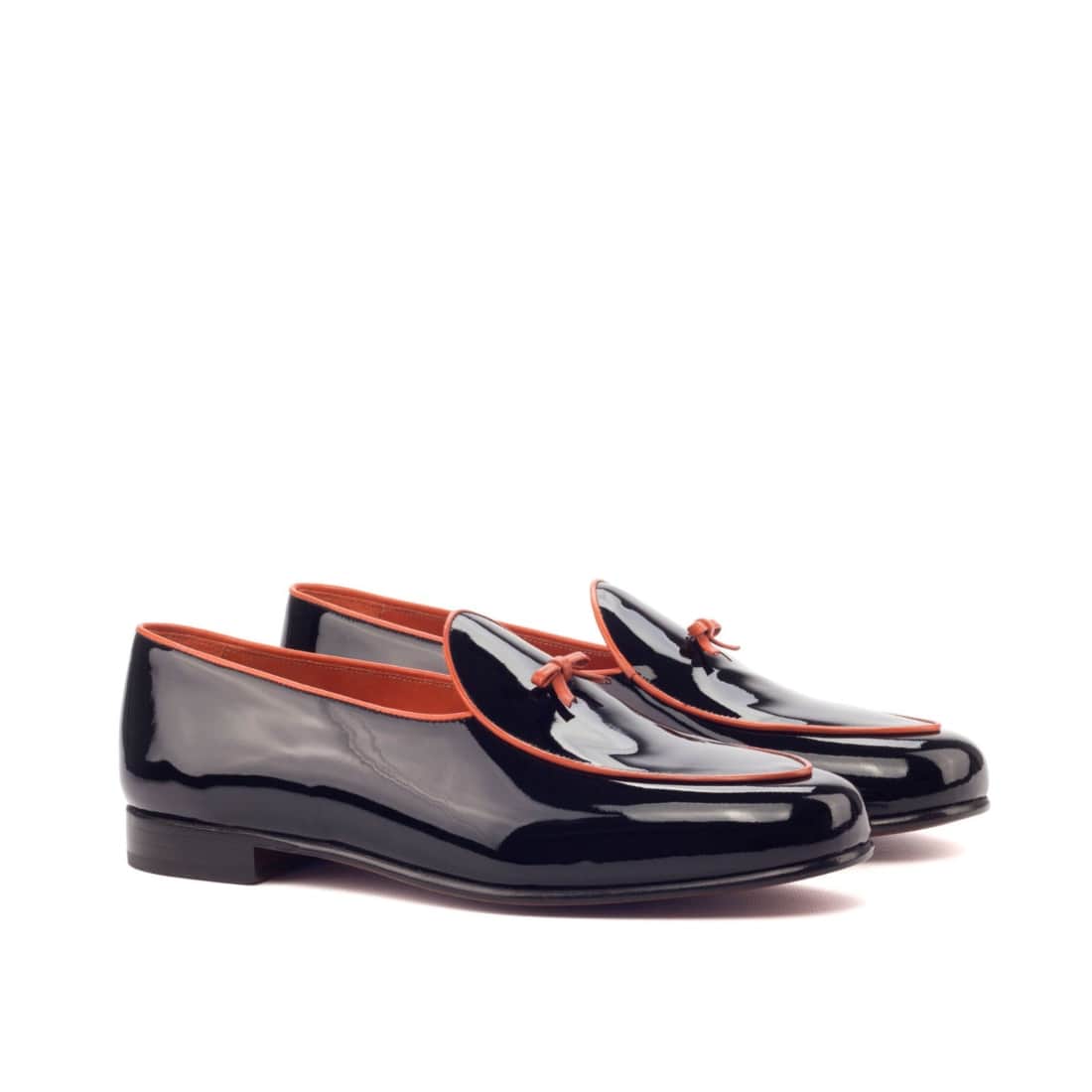 Mocassin Belge en cuir vernis noir et orange