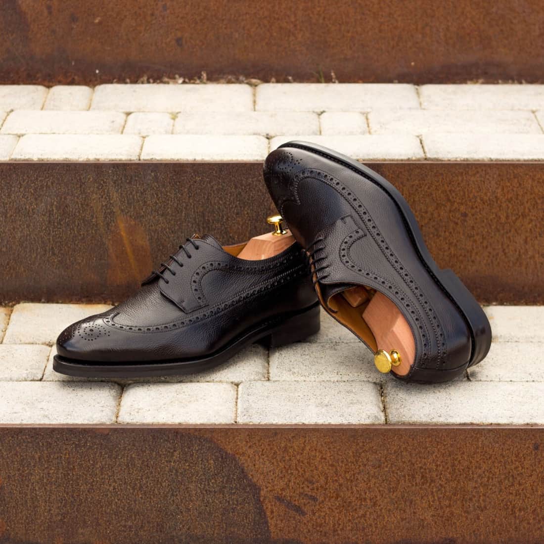 Derbie Brogue fleuri en cuir grainé noir - Semelles Dainite – vue 4