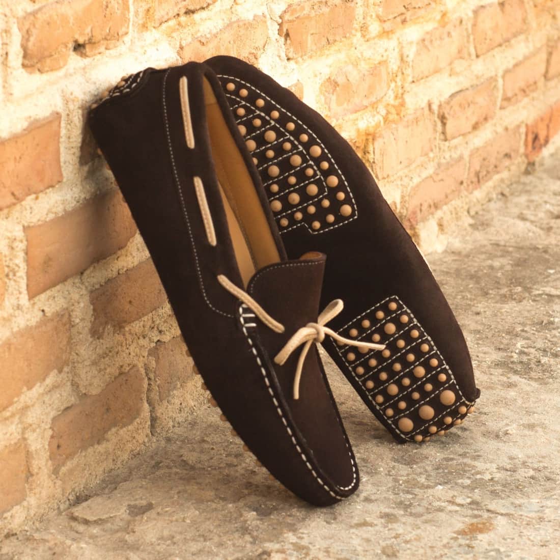 Mocassin Driver en daim marron foncé et beige – vue 4
