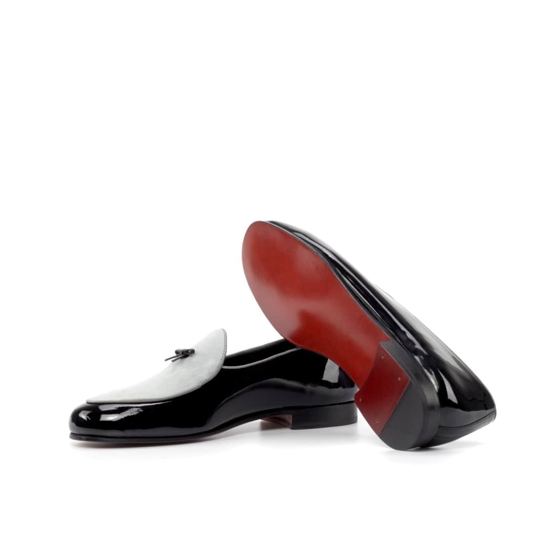 Mocassin Belge en cuir vernis noir et daim gris clair – vue 2