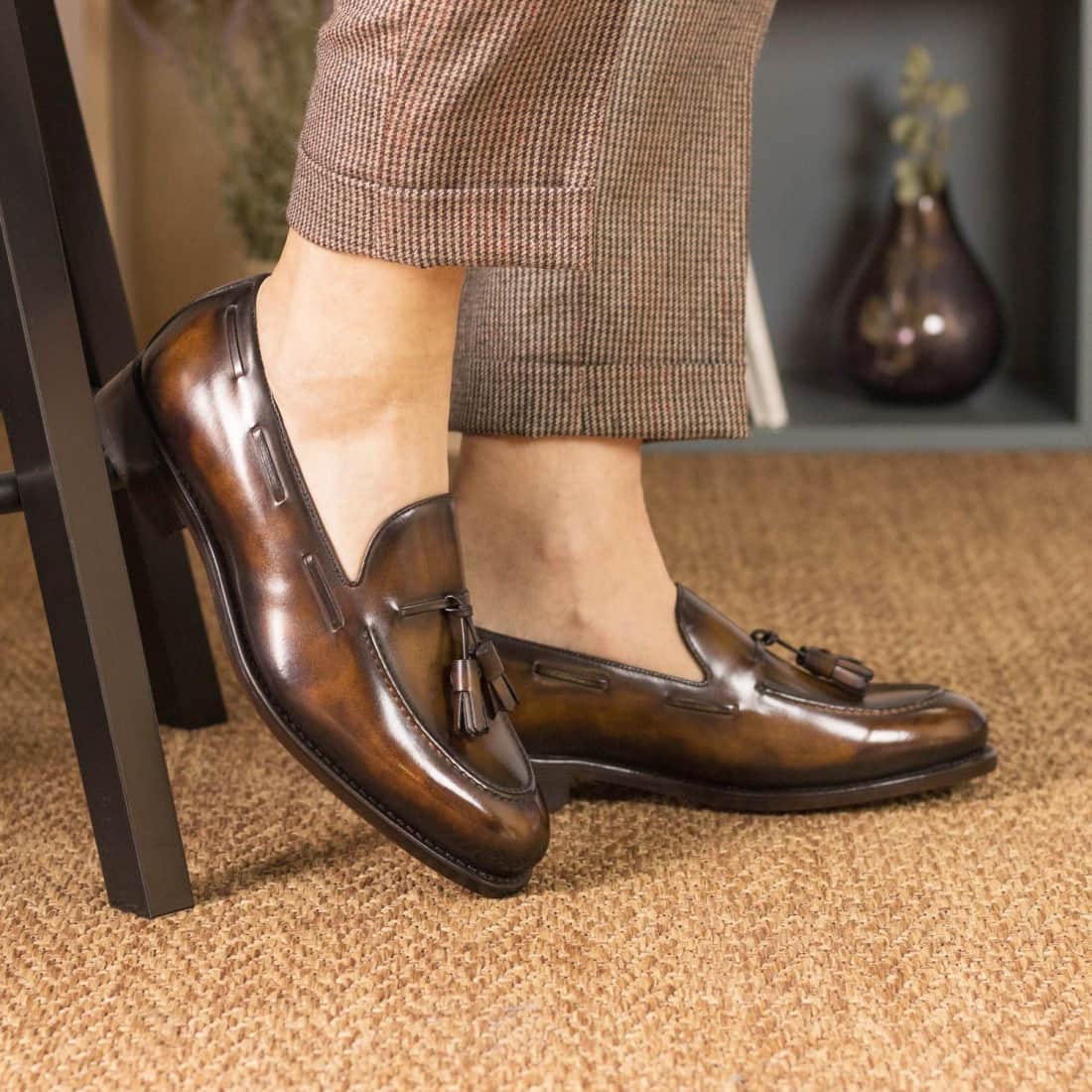 Mocassin à glands en cuir patiné tabac – vue 4