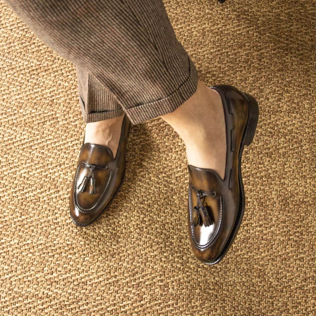 Mocassin à glands en cuir patiné tabac – vue 5