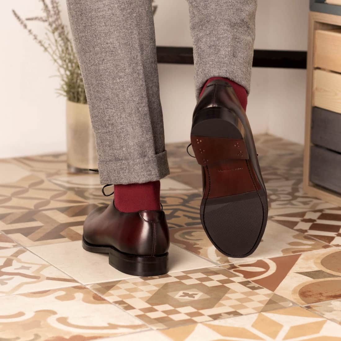 One Cut en cuir bordeaux – vue 6