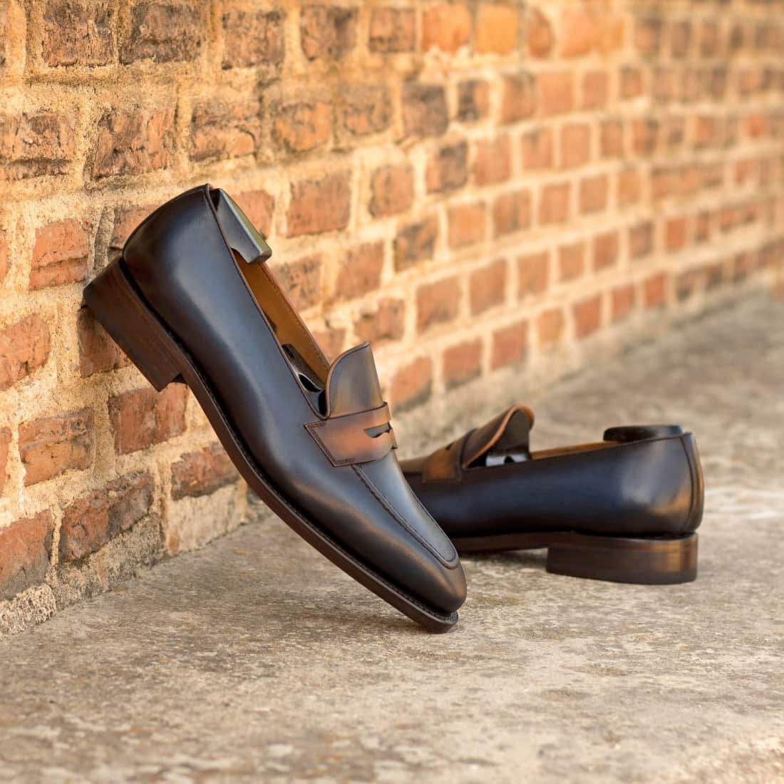 Mocassins Penny à bandeau en cuir patiné bleu marine et cognac – vue 4