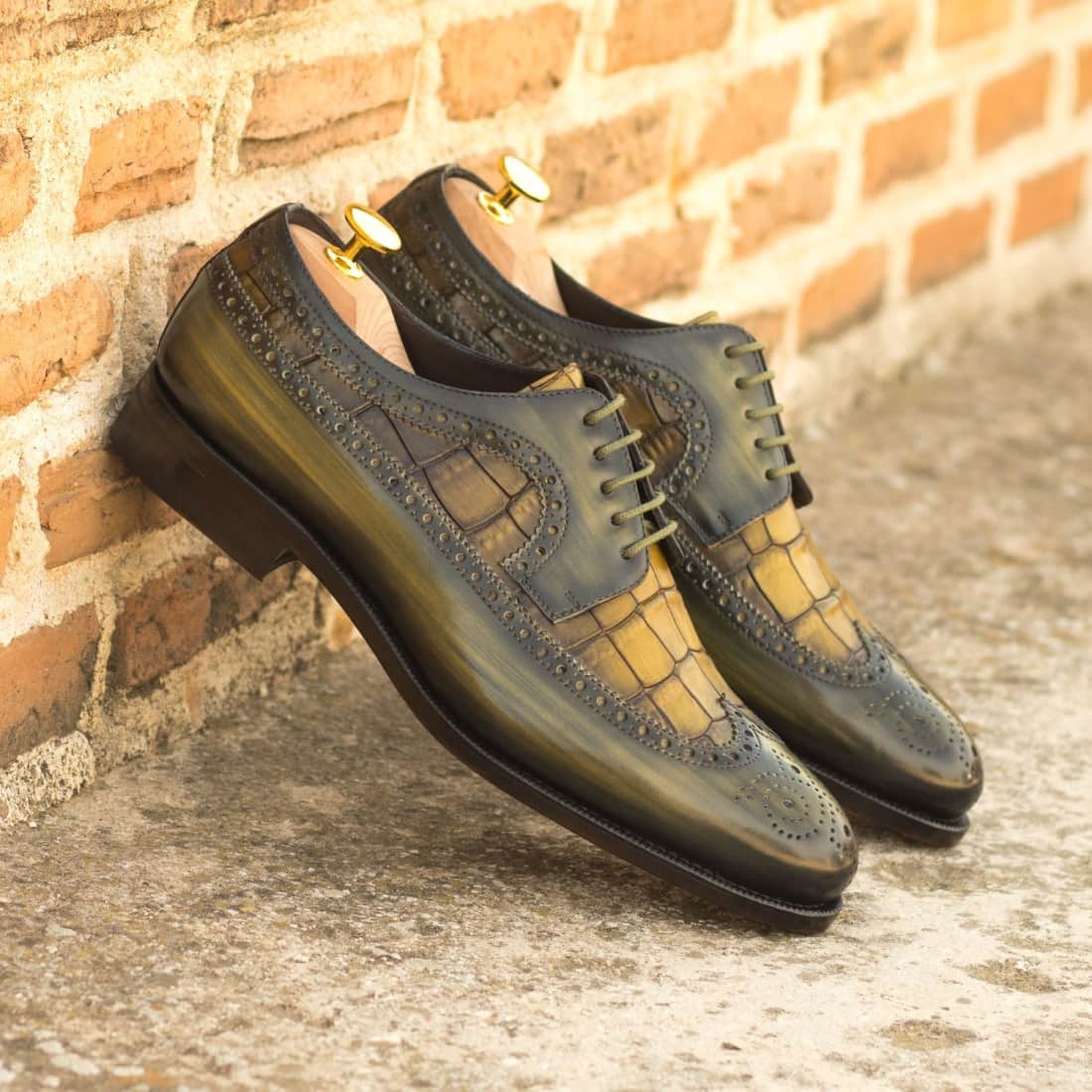 Derbie Brogue fleuri en cuir patiné et croco kaki – vue 4