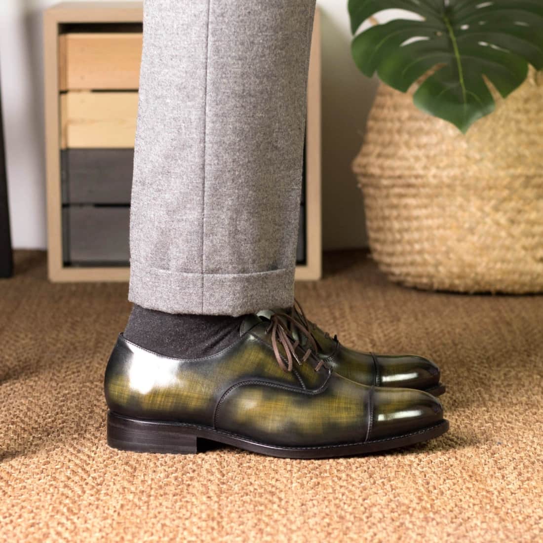 Richelieu bout droit en cuir patiné kaki – vue 4