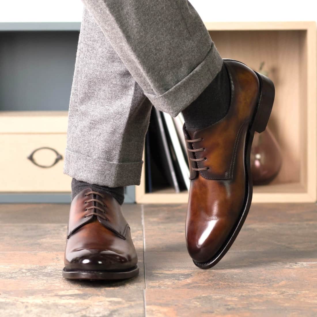 Derbie Blucher en cuir patiné cognac fire – vue 4