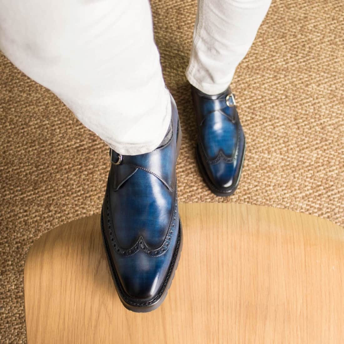 Chaussure à boucle bout fleuri en cuir patiné bleu mariné - Semelles Commando – vue 5