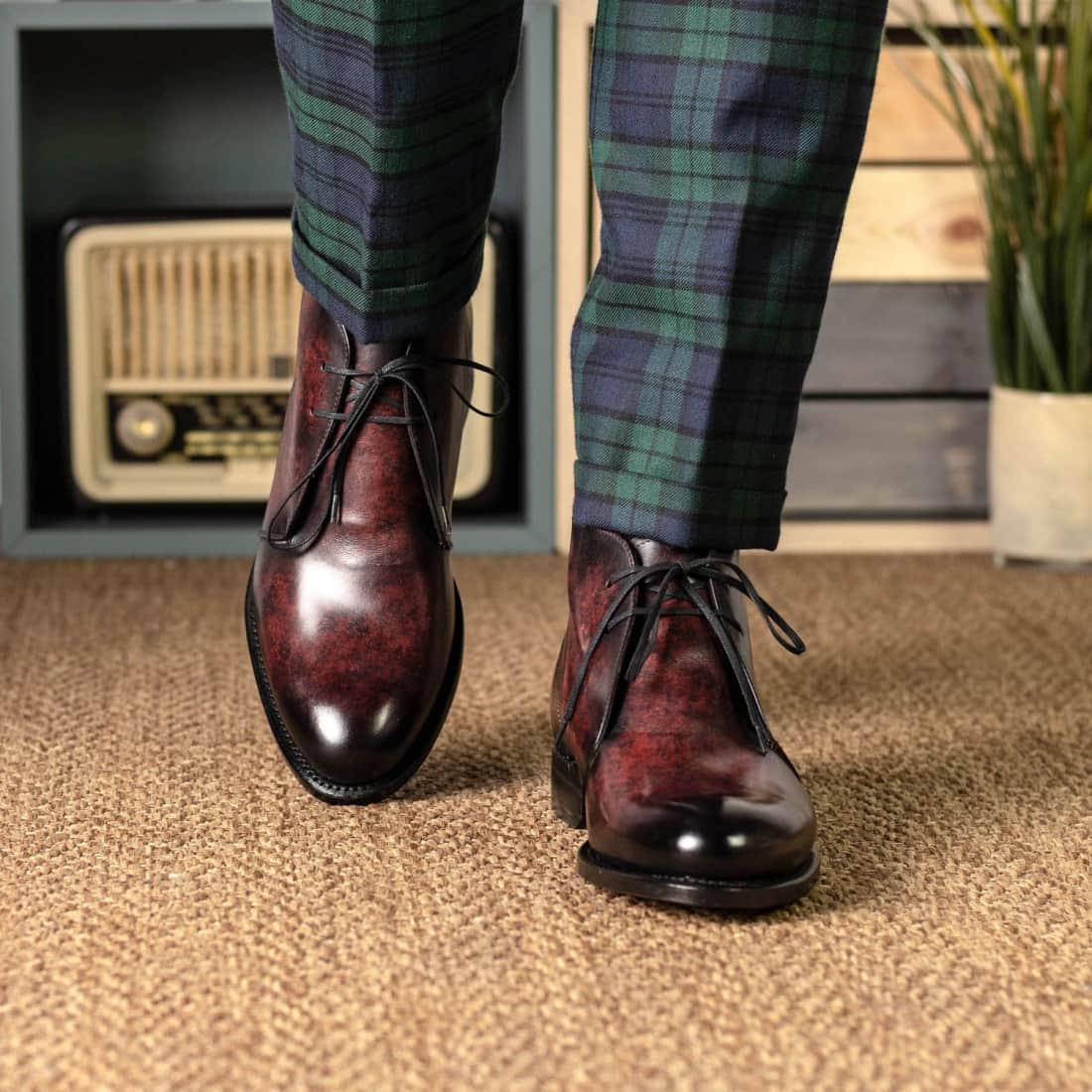 Chukka Boots en cuir patiné bordeaux – vue 5