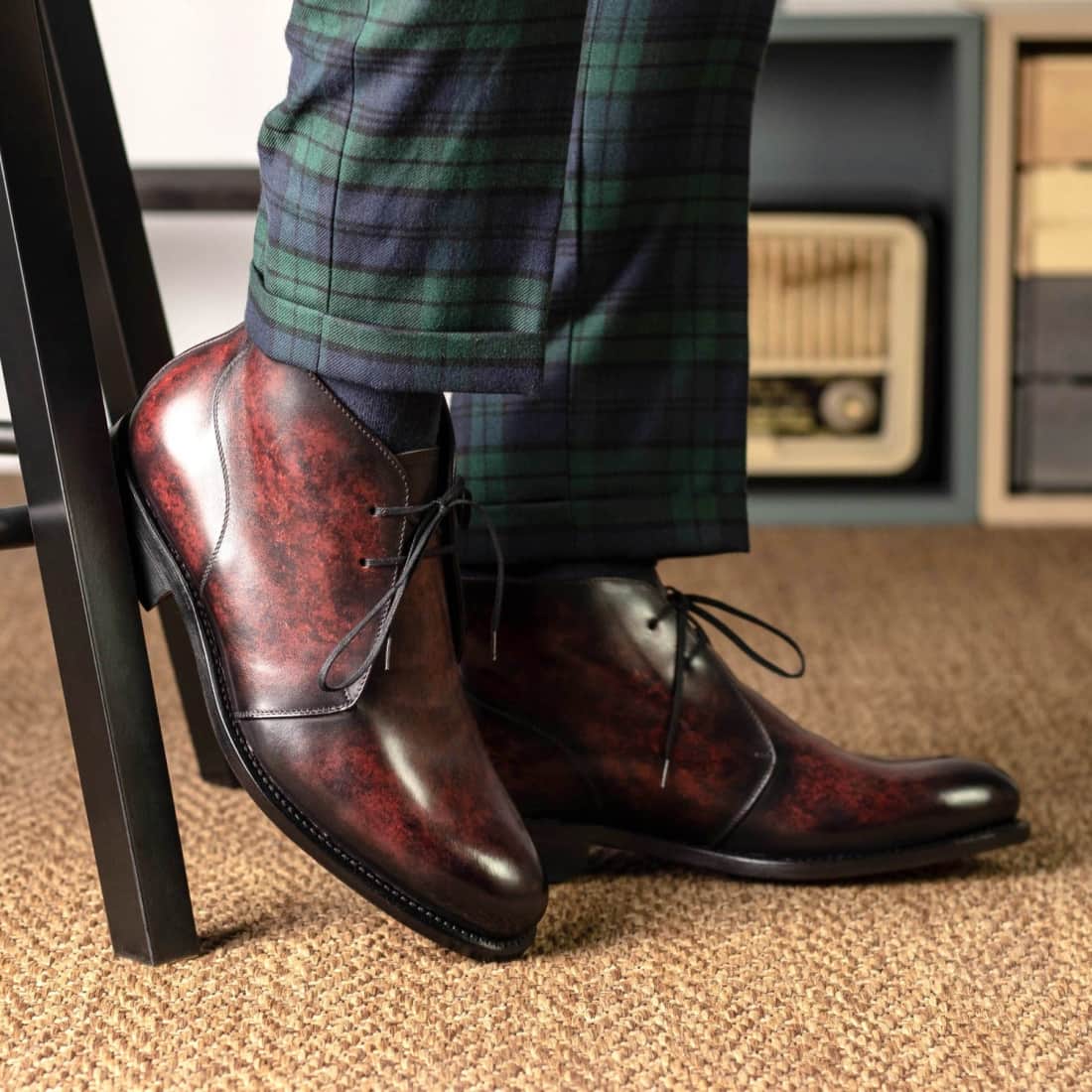 Chukka Boots en cuir patiné bordeaux – vue 4