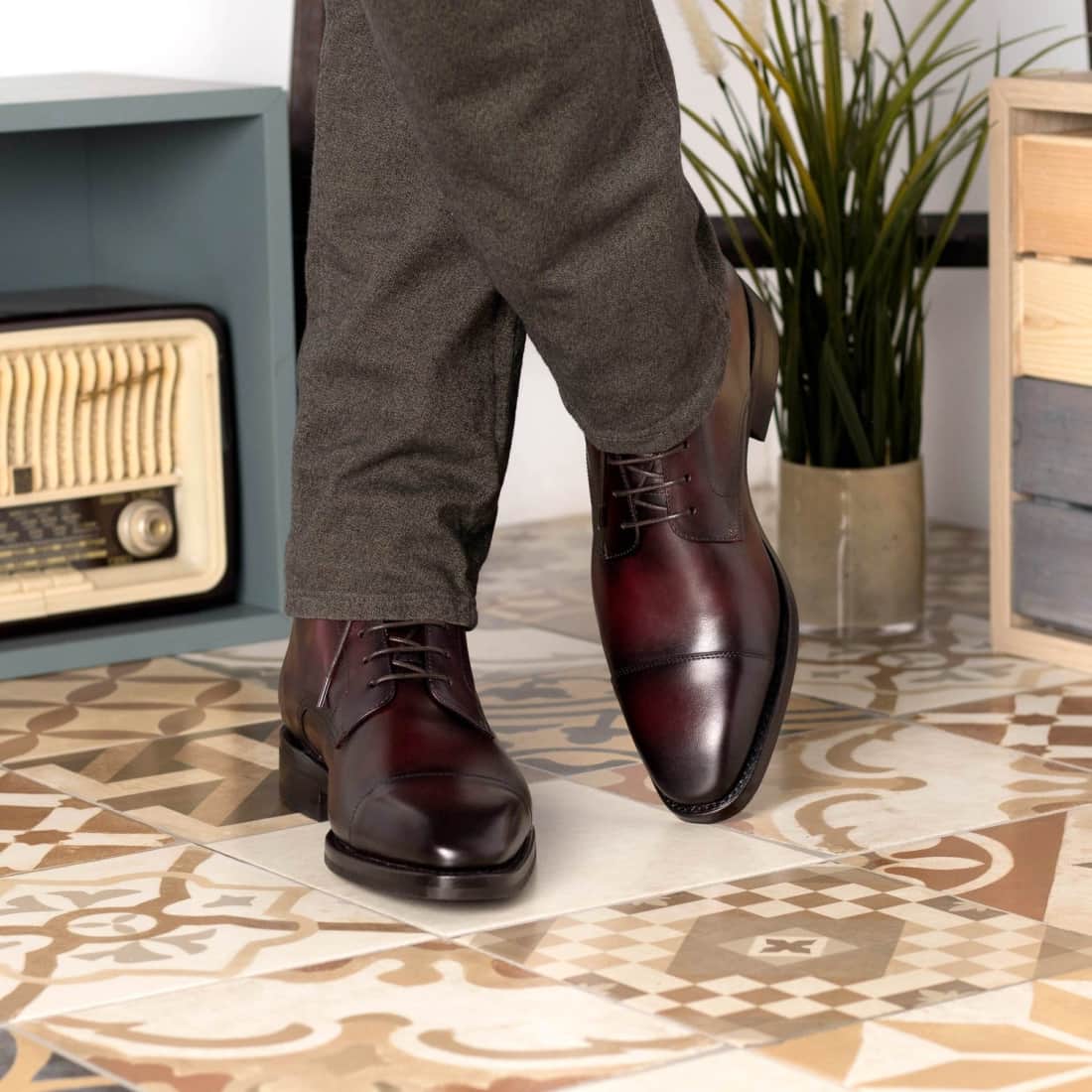 Bottines Bout Droit en cuir bordeaux - Semelles Dainite® – vue 4