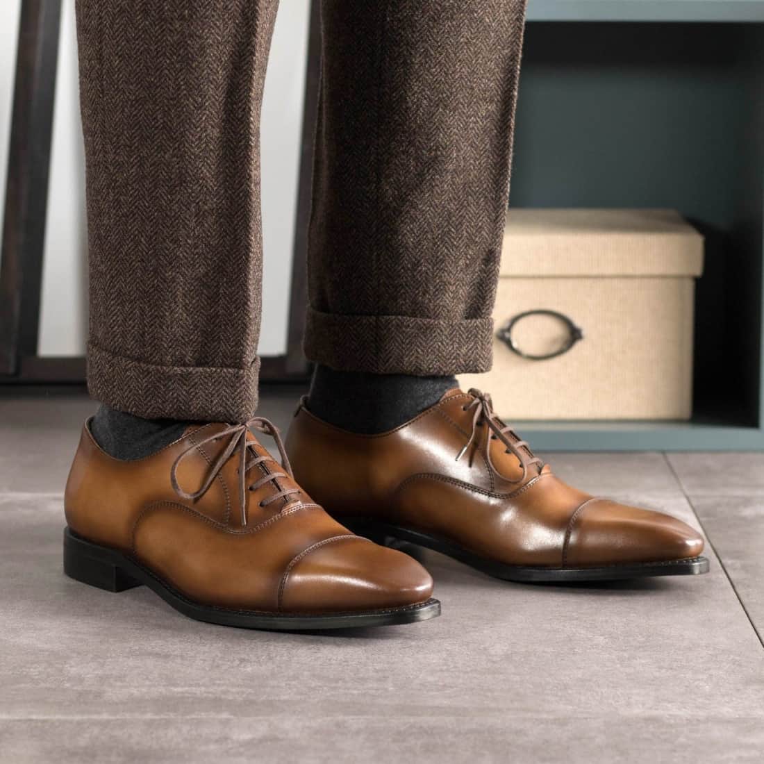 Richelieu bout droit en cuir patiné marron clair – vue 4