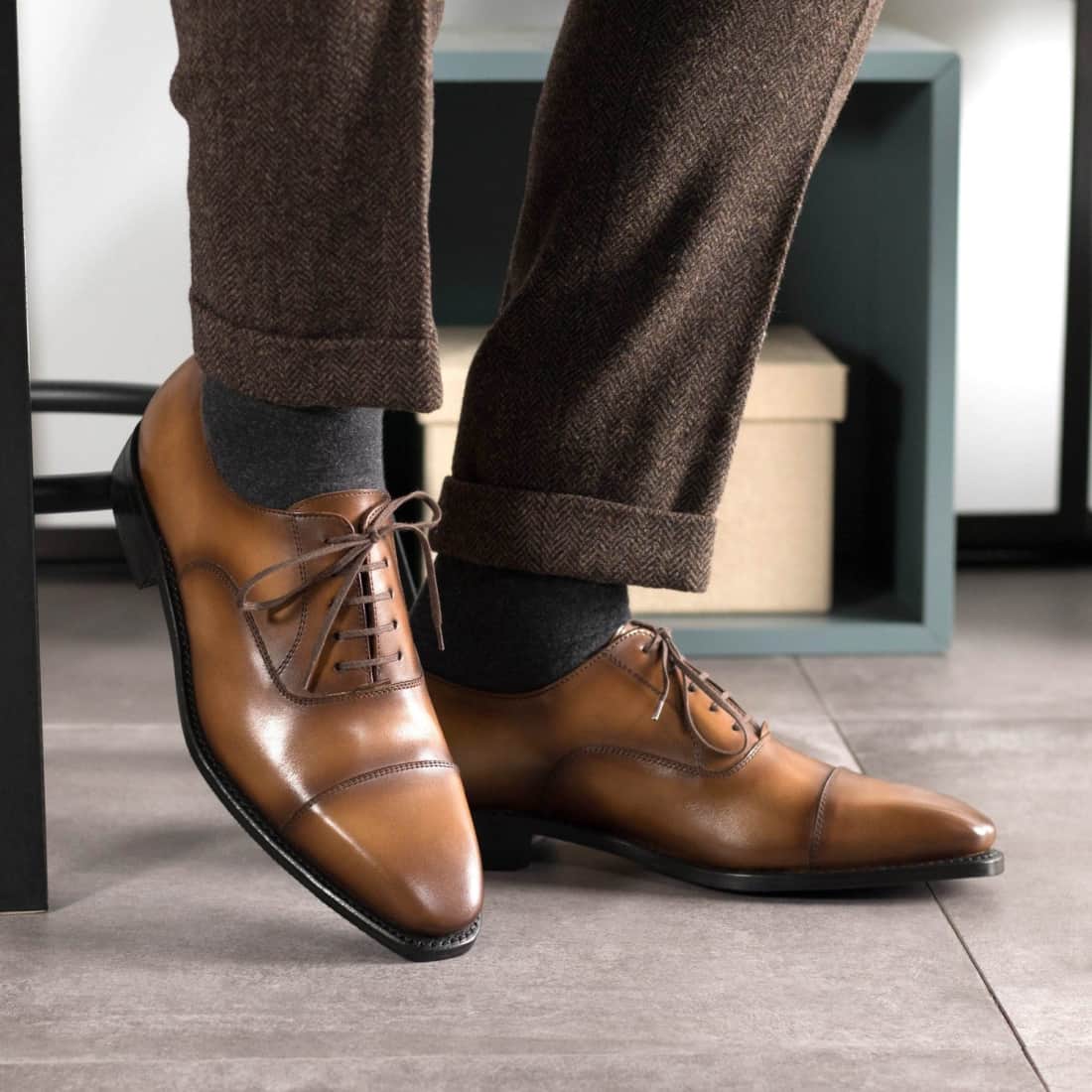 Richelieu bout droit en cuir patiné marron clair – vue 5