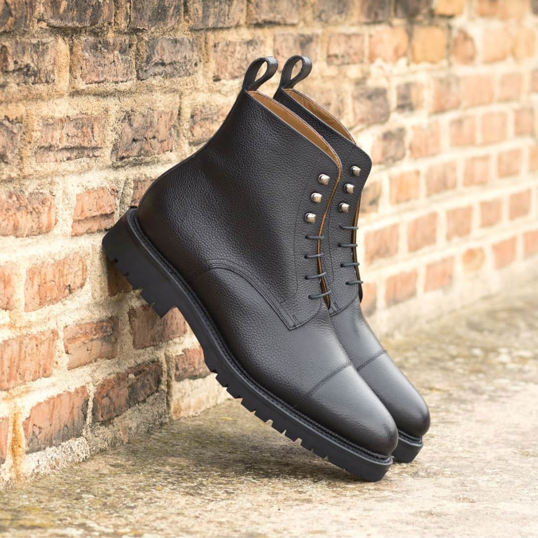 Bottines Bout Droit en cuir grainé noir - Semelles Commando – vue 4