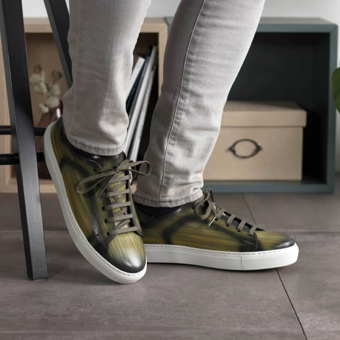Sneakers Jersey en cuir patiné vert - Semelles Blanches – vue 6