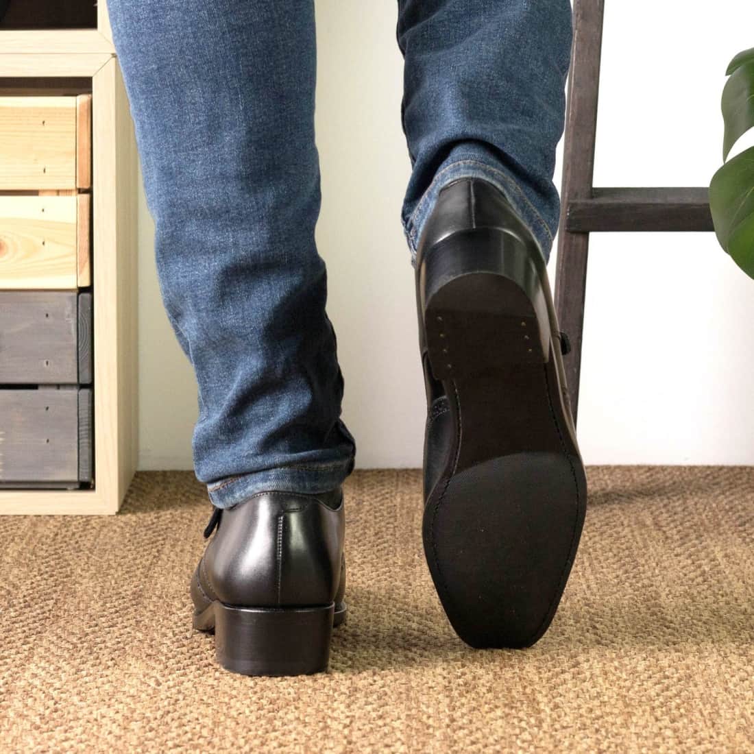 Chaussure à boucle bout fleuri en cuir noir – vue 5