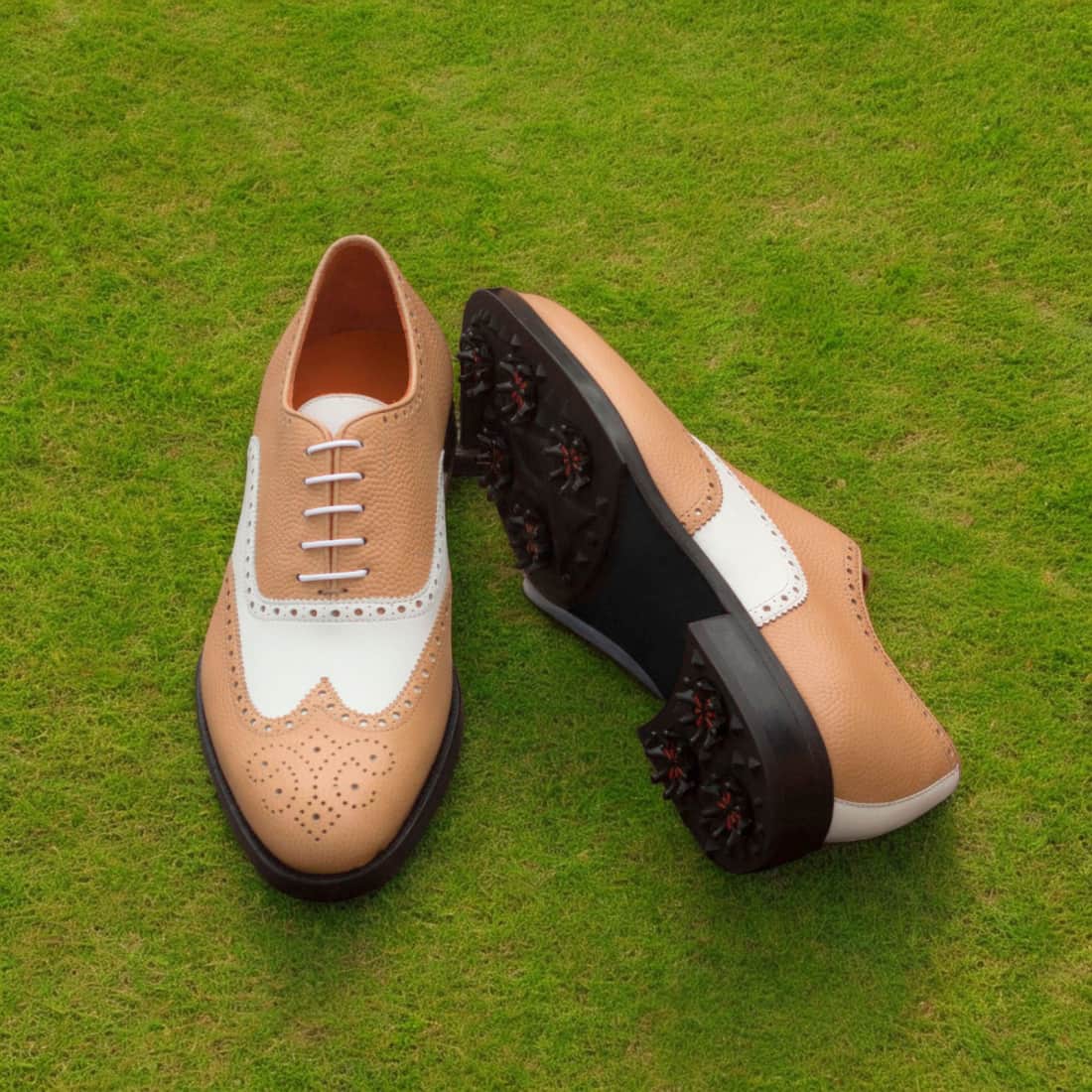 Richelieu Brogue de golf en cuir grainé beige et blanc – vue 4