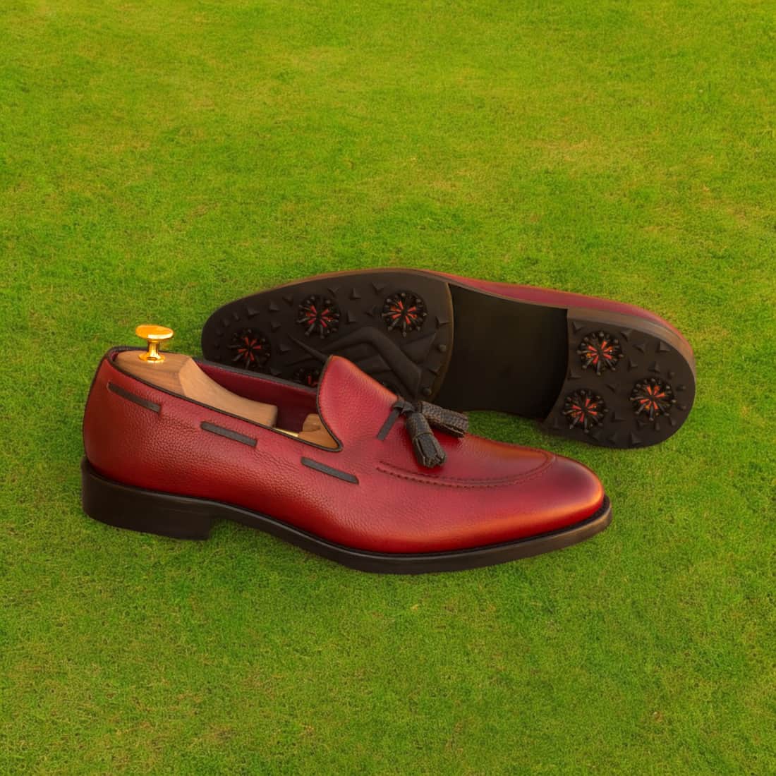 Mocassins à pampille de golf en cuir grainé rouge – vue 4