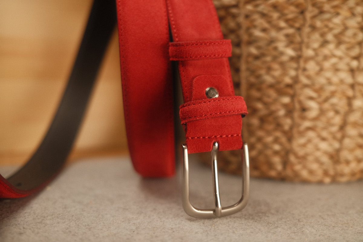 Ceinture en daim rouge boucle ronde 35 mm – vue 2