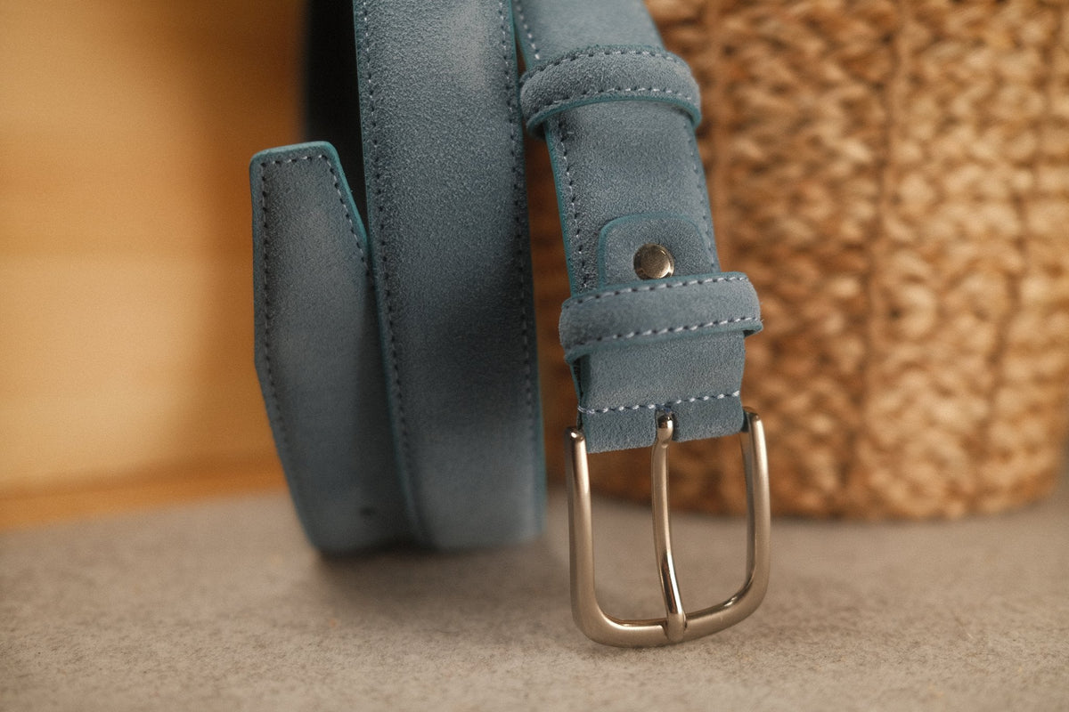 Ceinture en daim bleu ciel boucle ronde 35 mm – vue 2