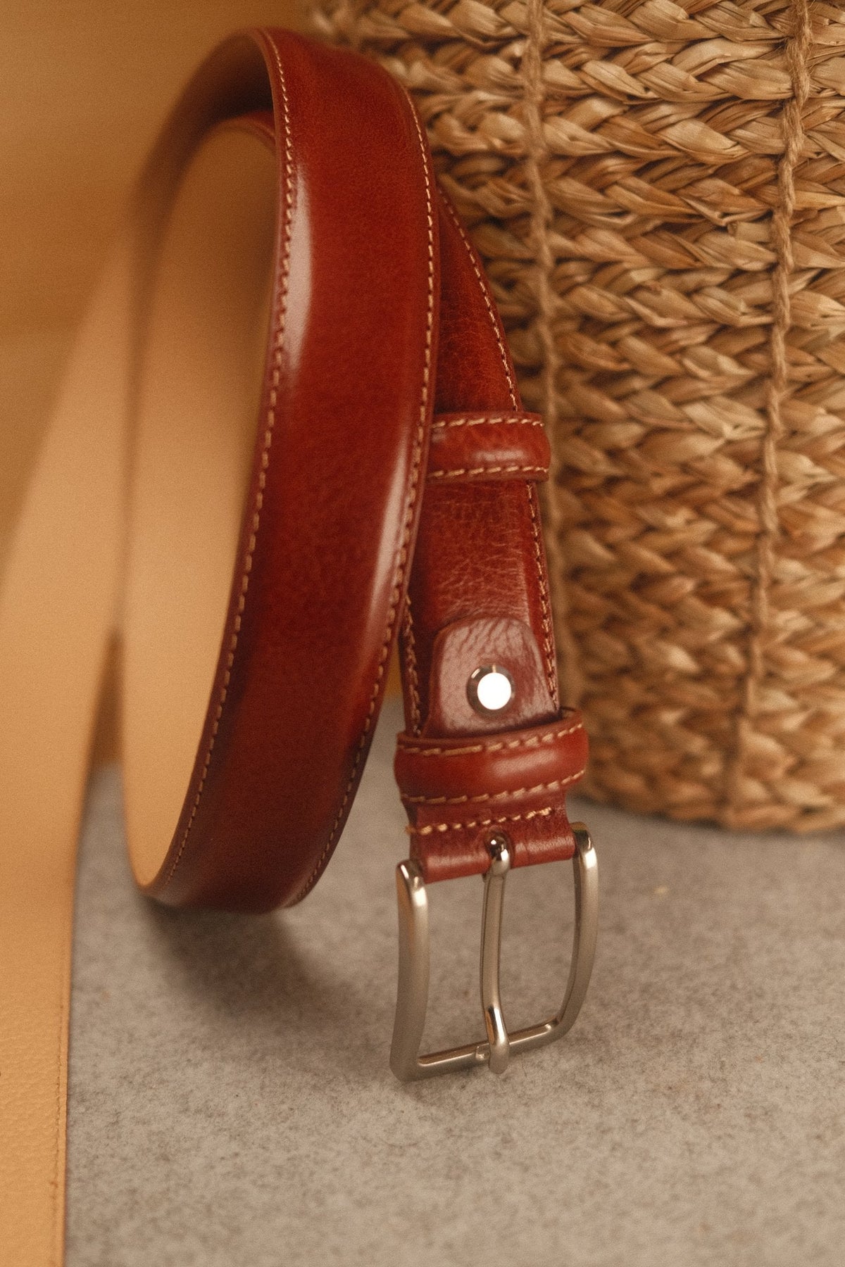 Ceinture en cuir cognac – surpiqûre écru, doublure clair, 30 mm – vue 3