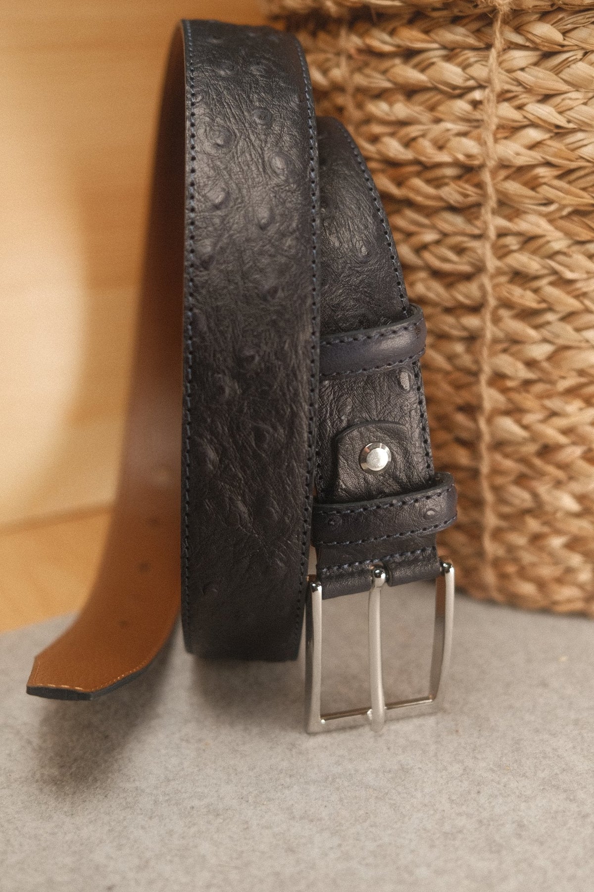 Ceinture en cuir bleu marine façon autruche 35 mm – vue 2