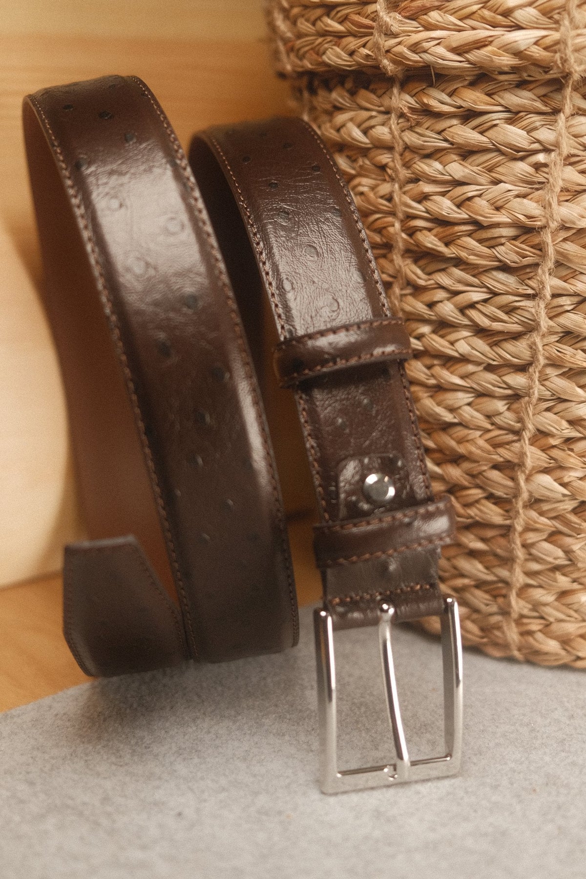 Ceinture en cuir marron foncé façon autruche 35 mm – vue 3
