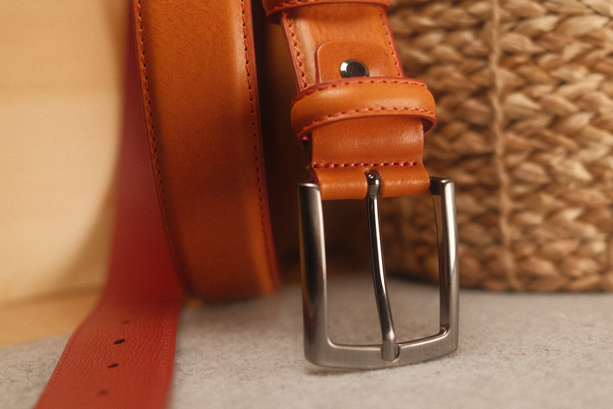 Ceinture en cuir marron clair – surpiqûre rouge, doublure rouge, 35 mm – vue 2
