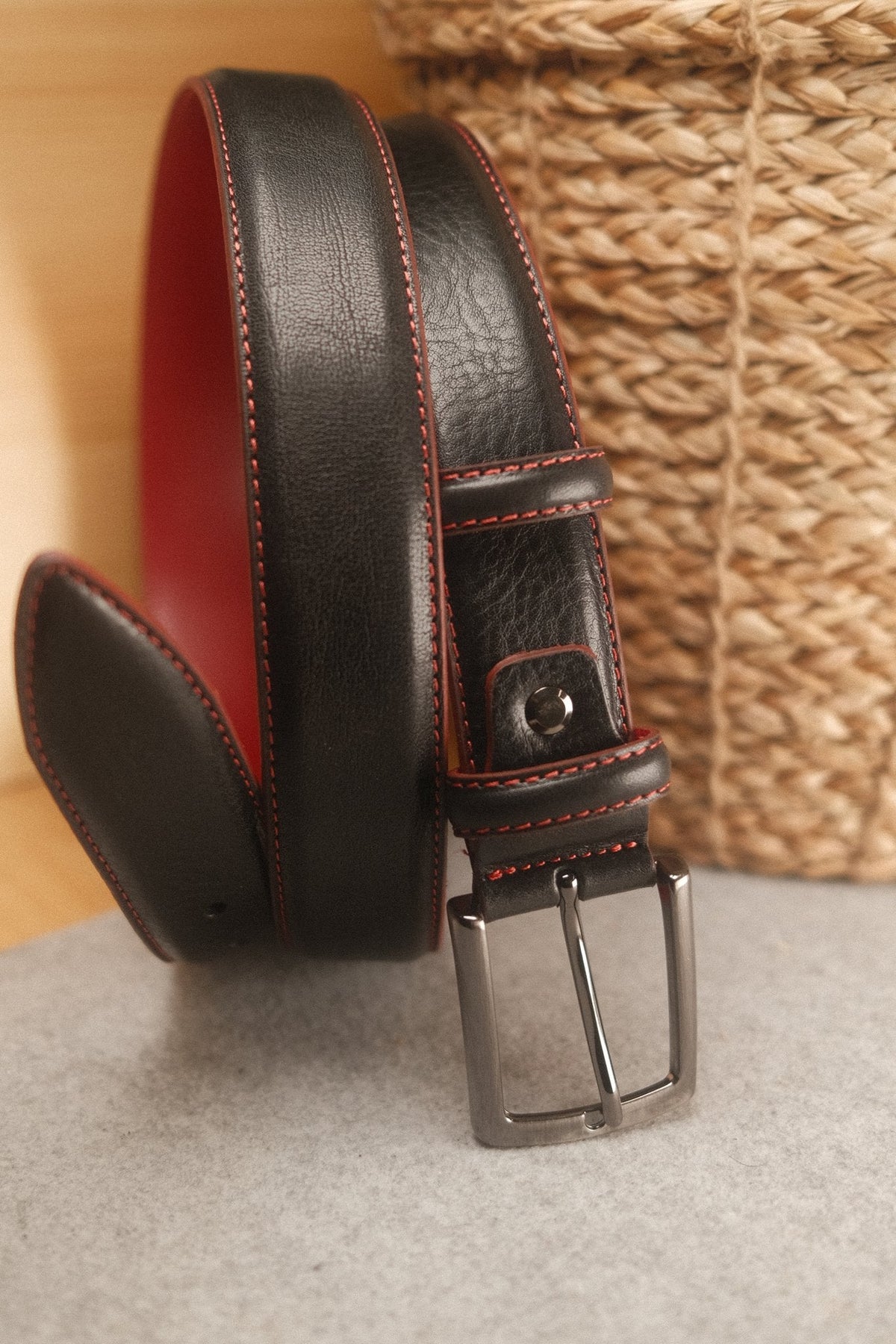 Ceinture en cuir noir – surpiqûre rouge, doublure rouge, 35 mm – vue 3