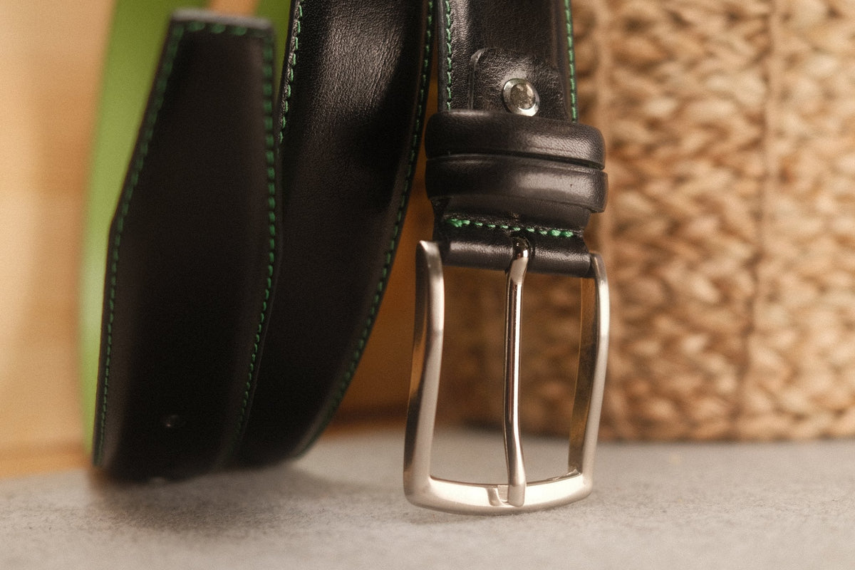 Ceinture en cuir noir – surpiqûre vert pistache, doublure verte, 35 mm – vue 2
