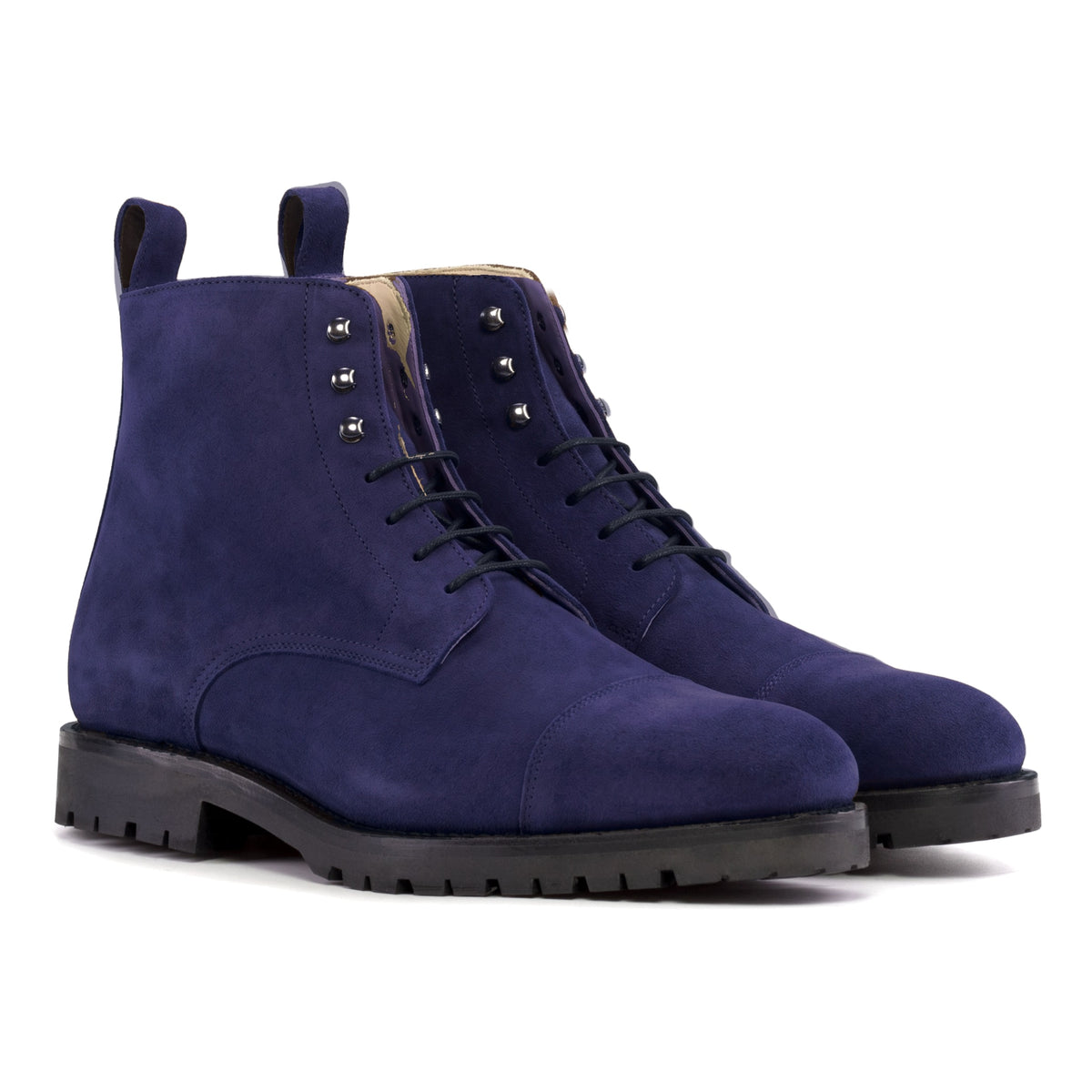 Bottines Bout Droit en daim de chevreau bleu marine, vue de trois quarts avant