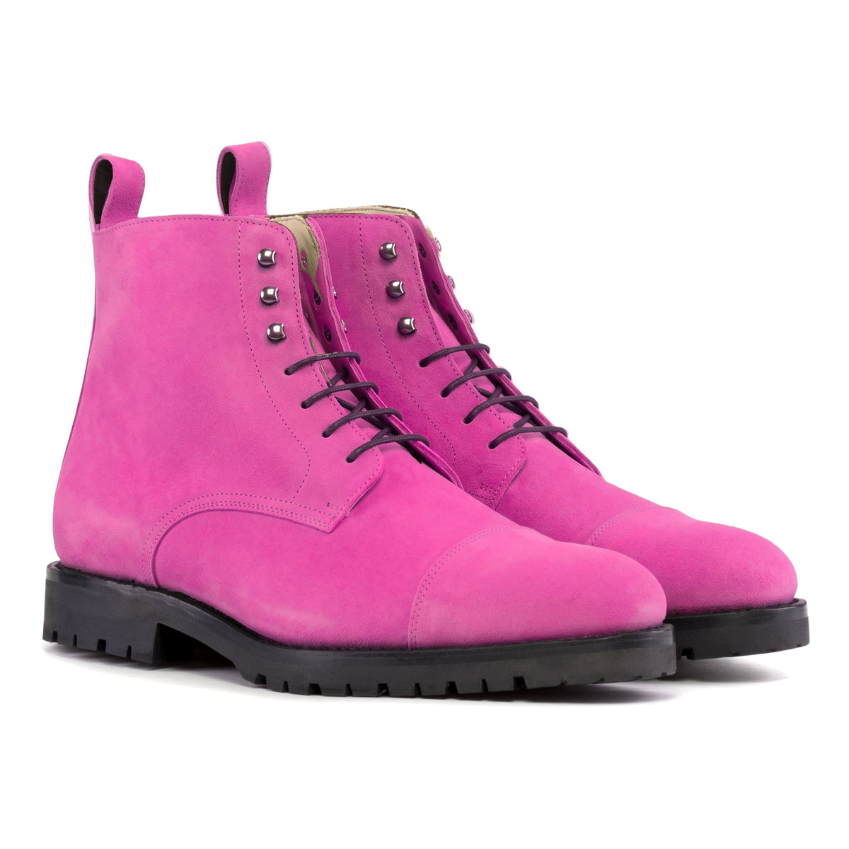 Bottines Bout Droit en daim de chevreau fuchsia, vue de trois quarts avant