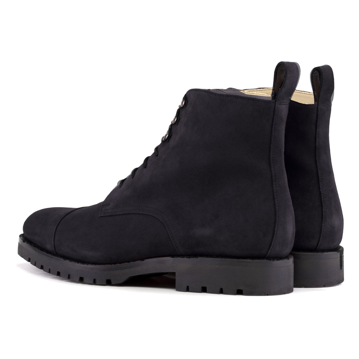 Bottines Bout Droit en daim de chevreau noir, vue de trois quarts arrière