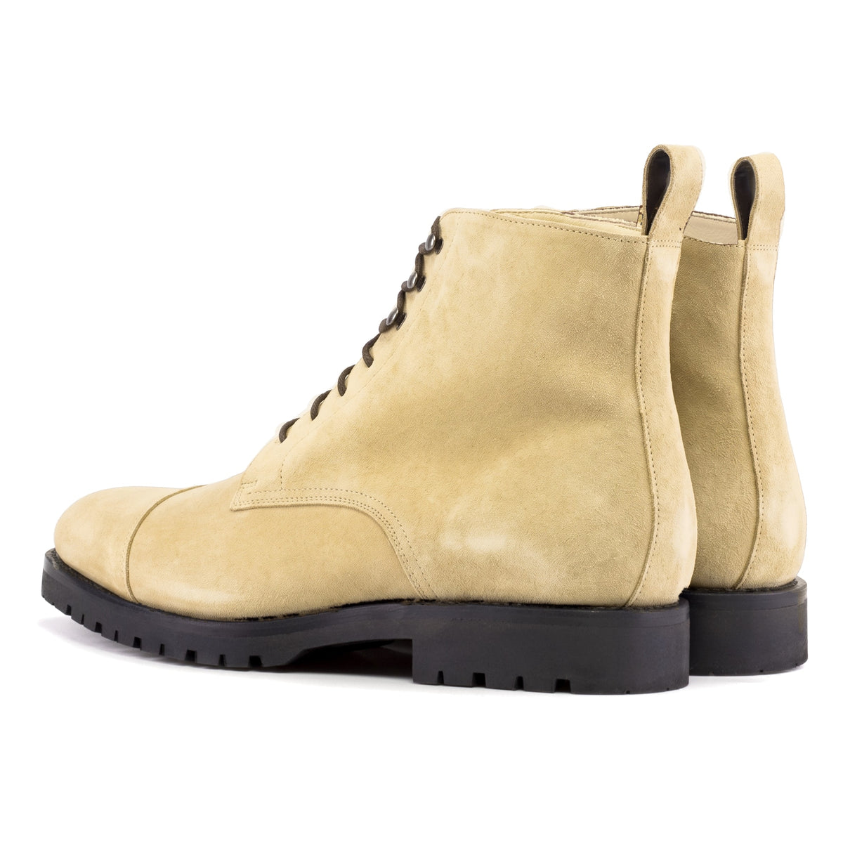 Bottines Bout Droit en daim sable, vue de trois quarts arrière