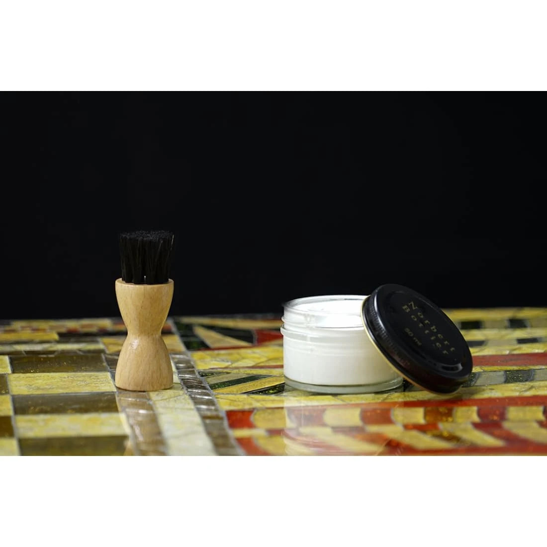 Crème de cirage blanc teignant – vue 3