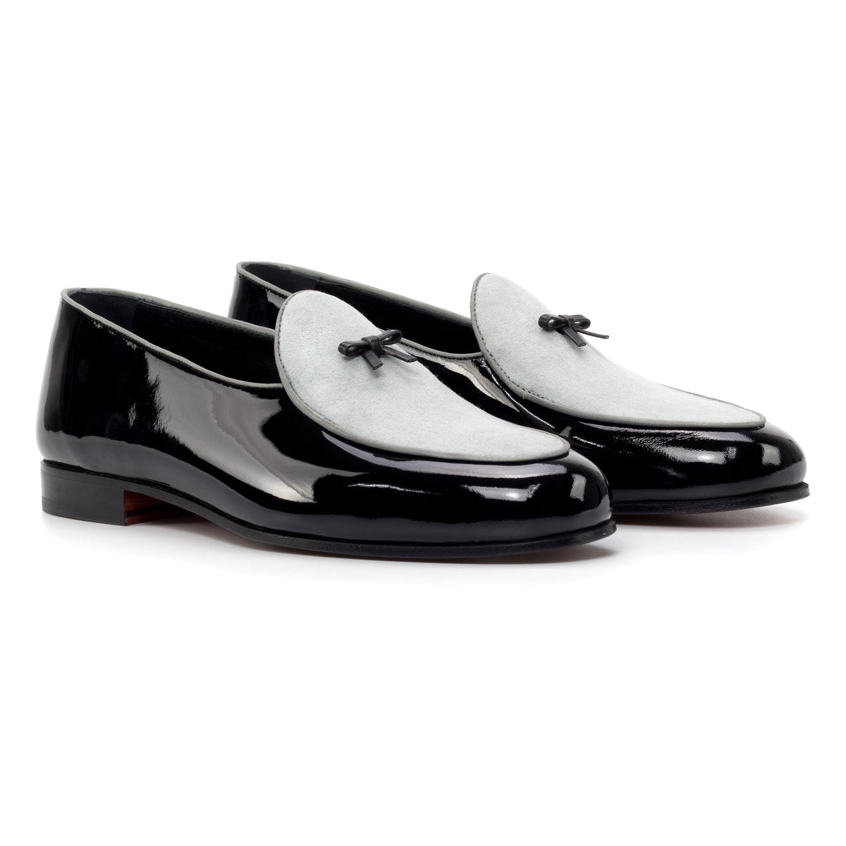 Mocassin Belge en cuir vernis noir et daim gris clair – vue 1