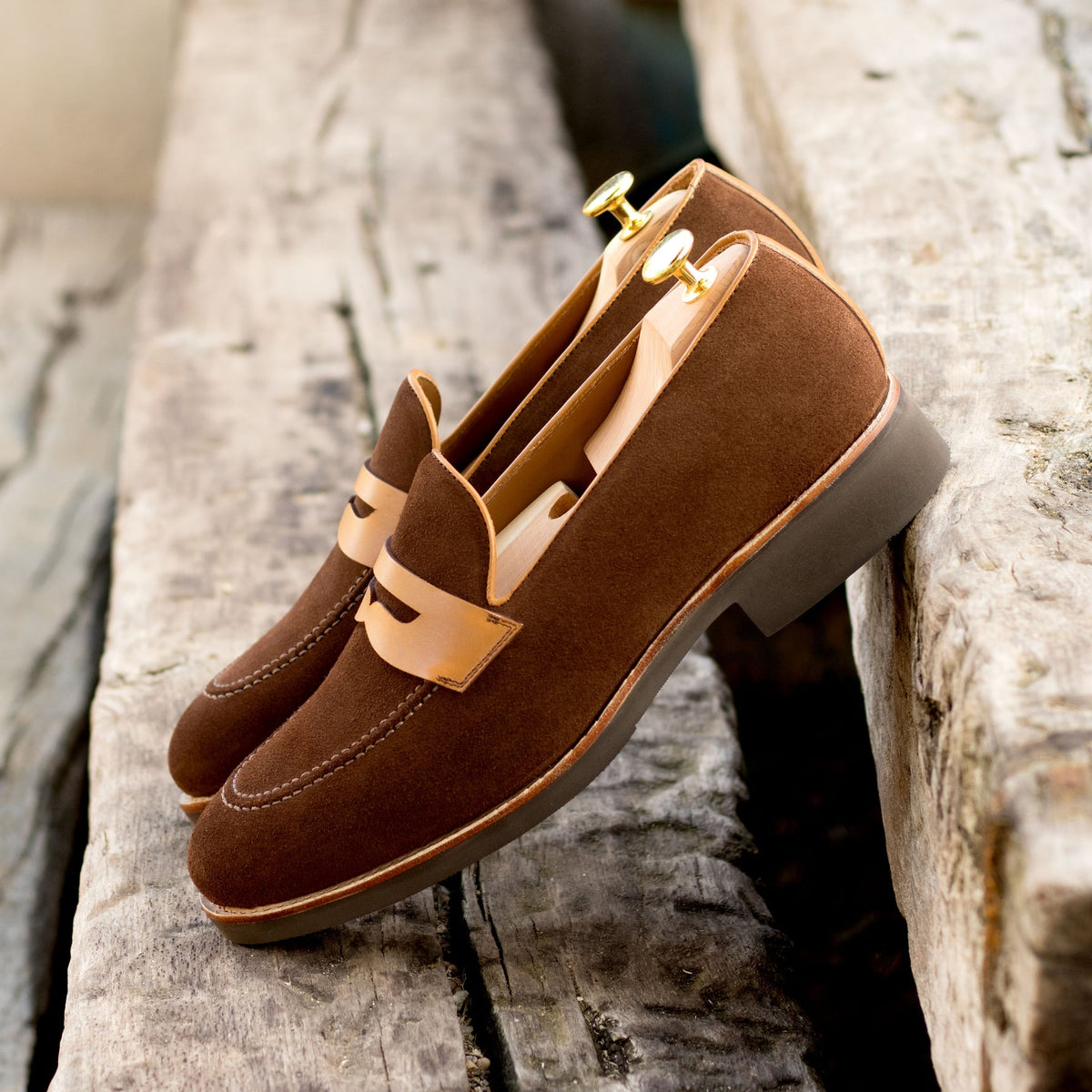 Mocassins Penny à bandeau en daim marron - Semelles Caoutchouc – vue 4