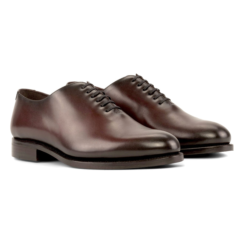 One Cut en cuir bordeaux : la paire vue de trois quarts