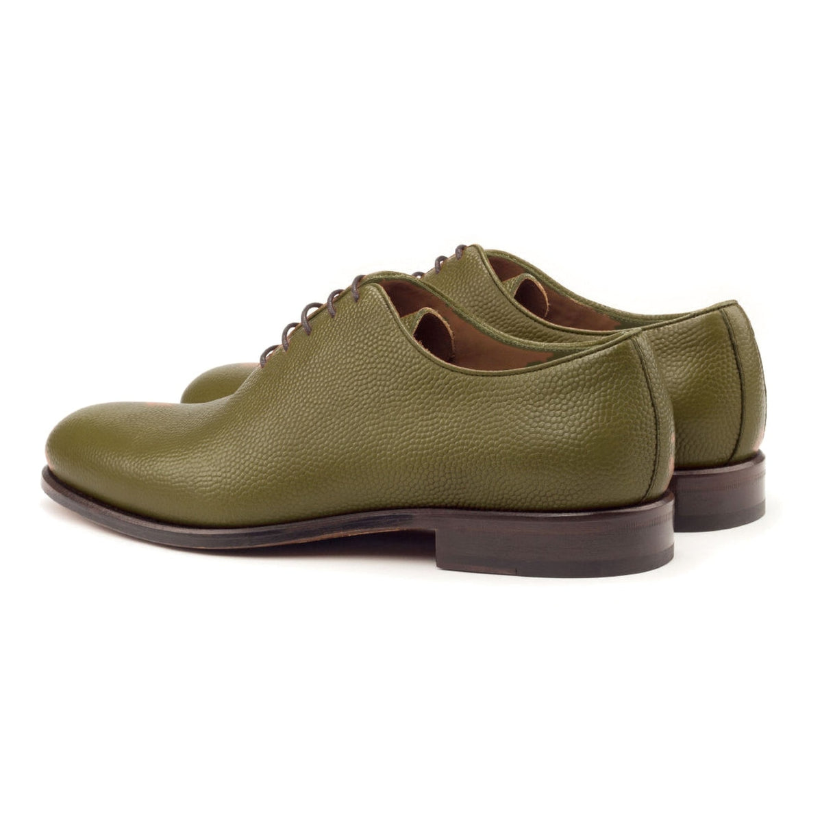 One Cut en cuir gros grain vert olive, la paire vue de trois quarts arrière