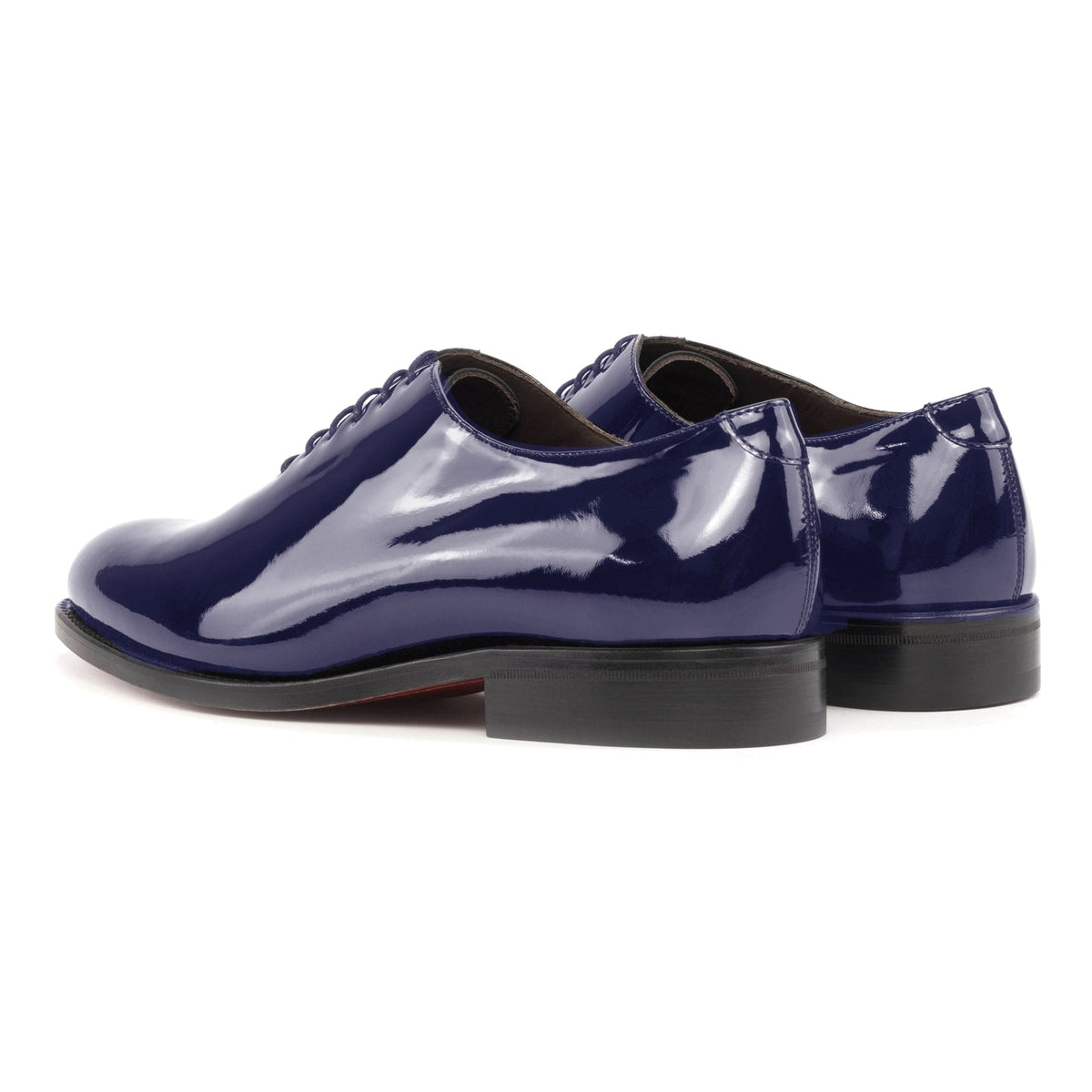 One Cut en cuir verni bleu marine, la paire vue de trois quarts arrière
