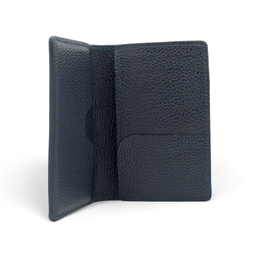Portefeuille vertical en cuir grainé bleu marine entrouvert, intérieur en cuir grainé
