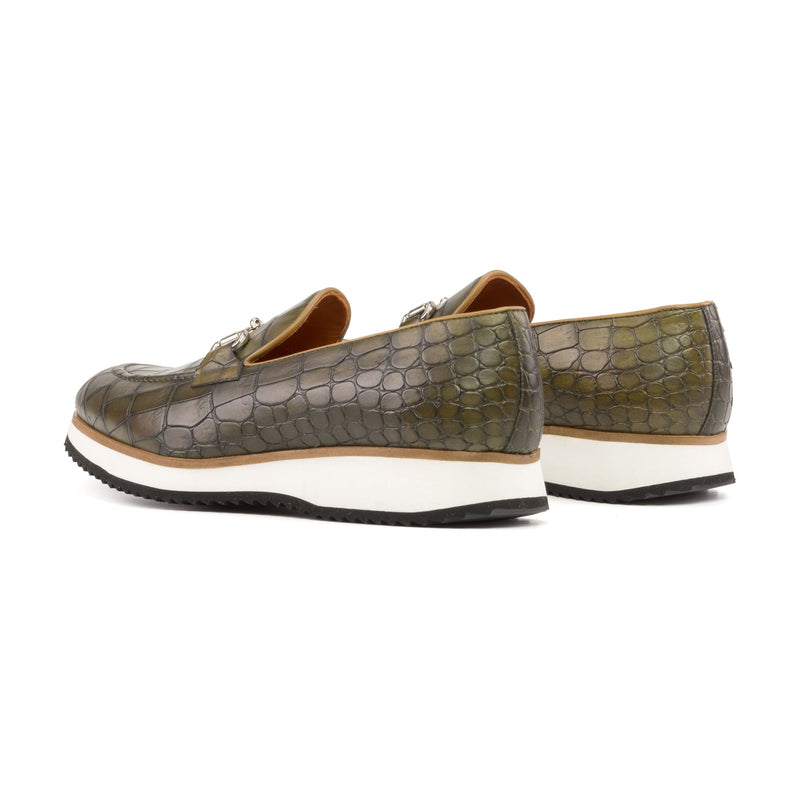 Le cuir croco vert olive sur un autre modèle, photo non retouchée