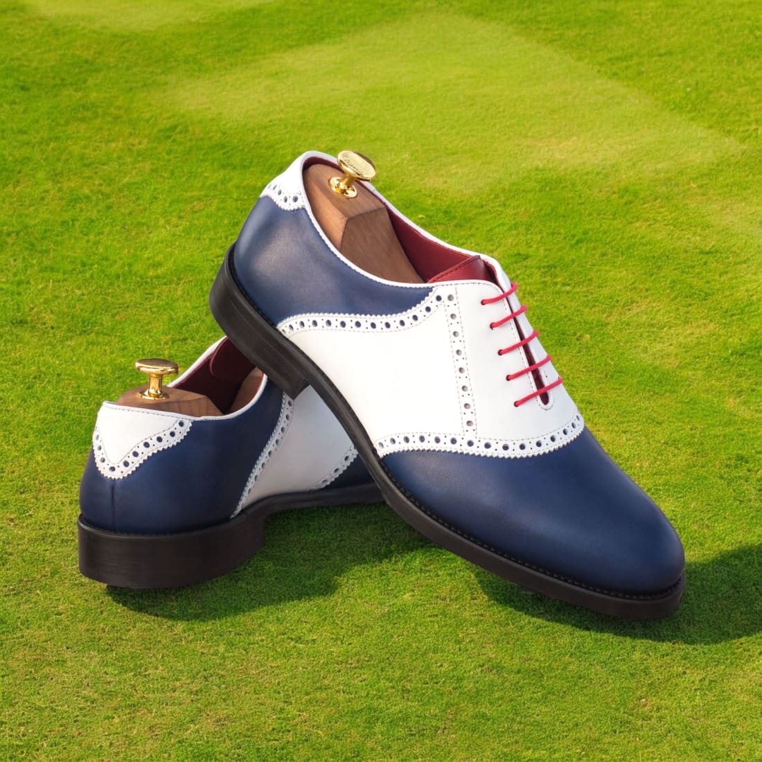 Richelieu de golf en cuir blanc et marine – vue 4